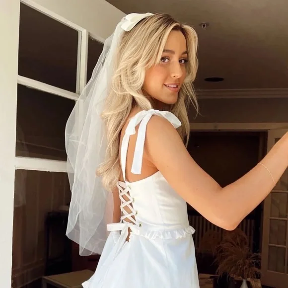 Show Me Your MuMu White Ari Bow Veil - Picture 4 of 13